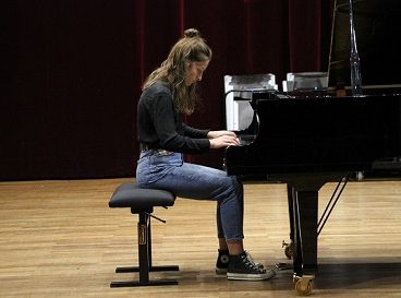 Eleve pianiste du conservatoire